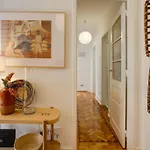 Family Tailor Made Flat In Areeiro