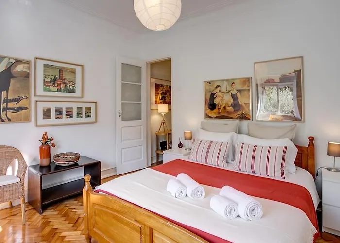 Family Tailor Made Flat In Areeiro