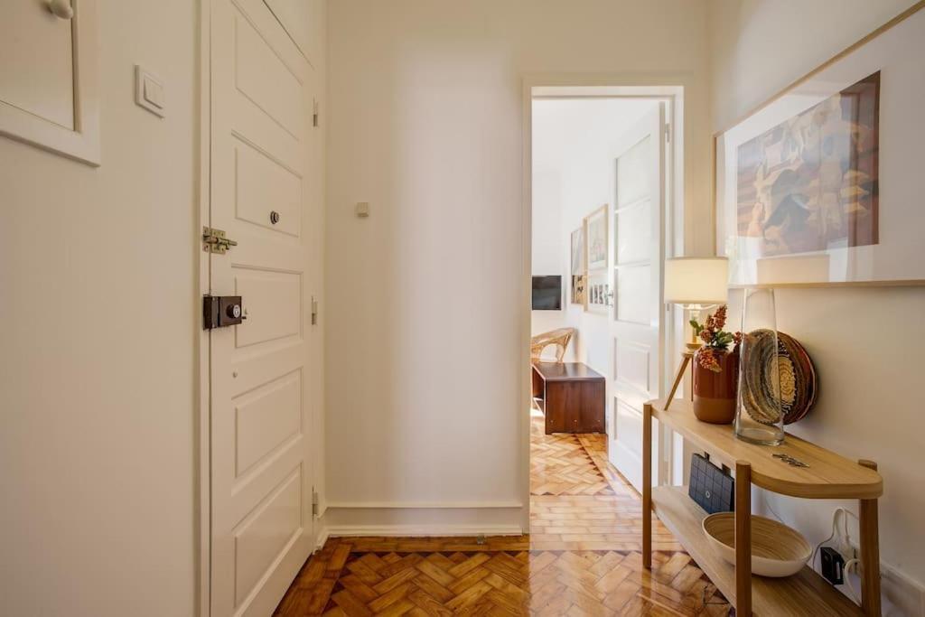 Apartment Family Tailor Made Flat In Areeiro *