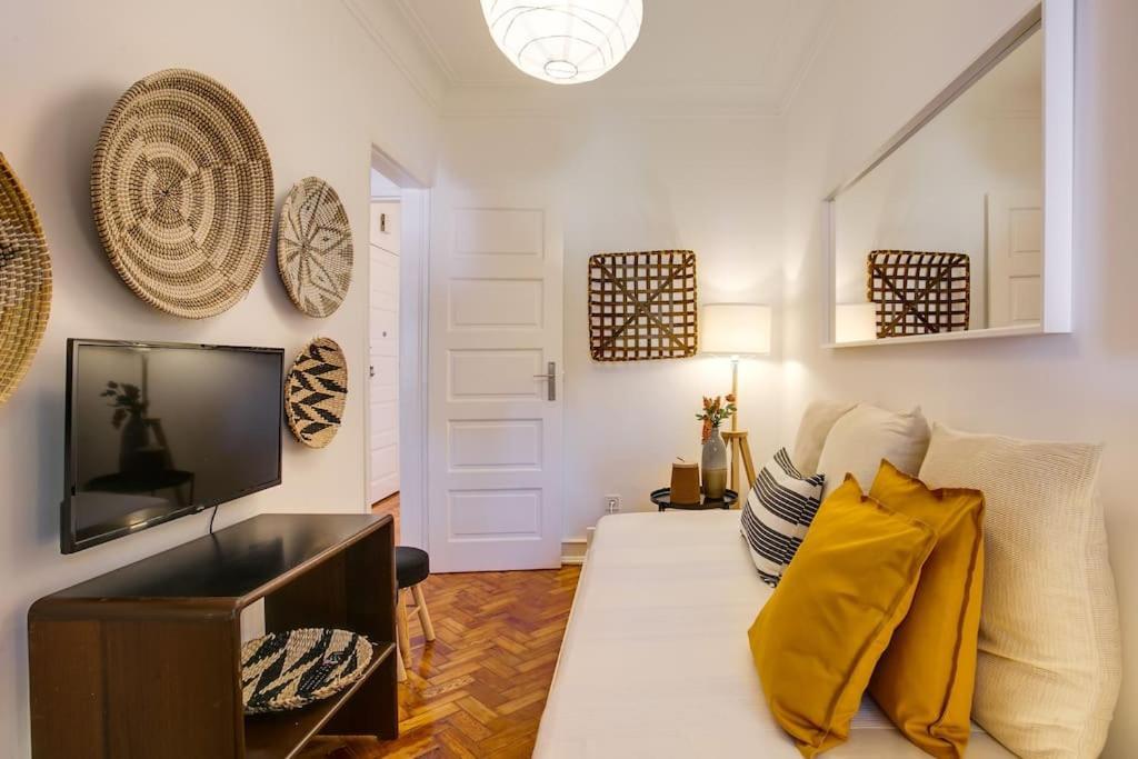 Family Tailor Made Flat In Areeiro