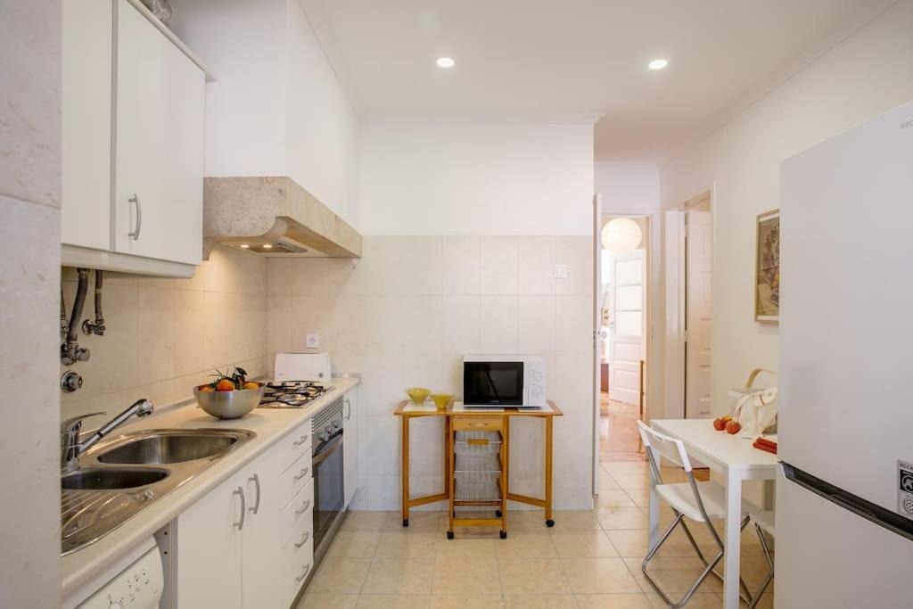 Family Tailor Made Flat In Areeiro Lisbon